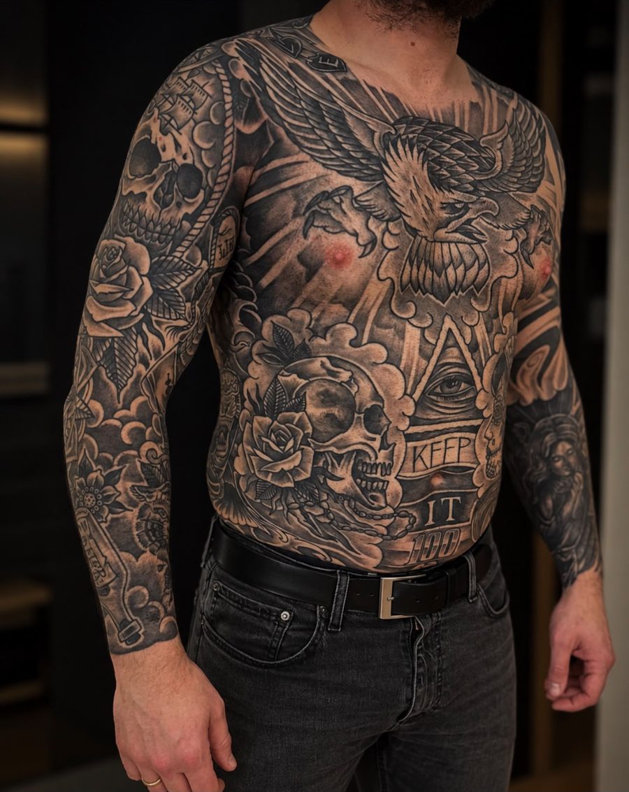 Japanischer Bodysuit mit Adler in Schwarz-Grau – Tattoo aus Bad Bramstedt